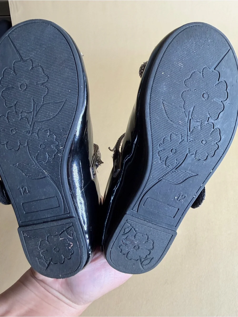 Girls Black Patent Bow Flats Size 12